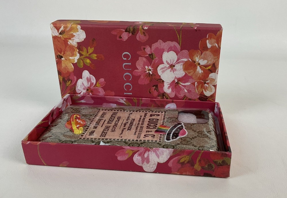 Gucci Unisex-Adult GG Supreme Patch iPhone 7 Case