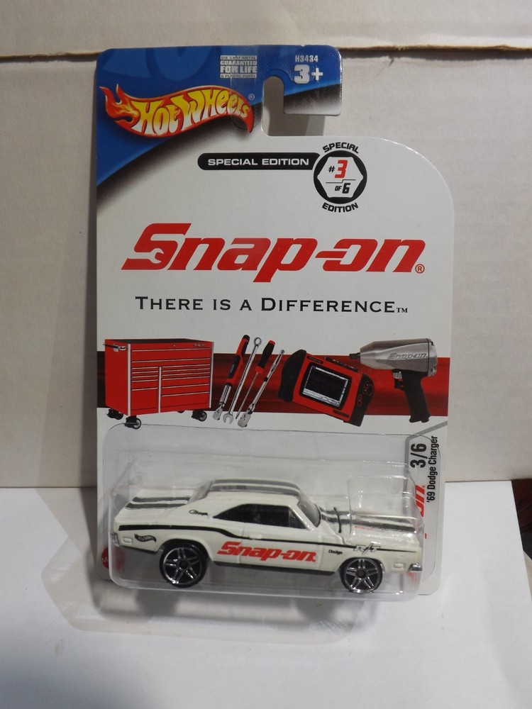 2005 Hotwheels Snap-On White '69 Dodge Charger # 3 of # 6 Special Edition 1/64