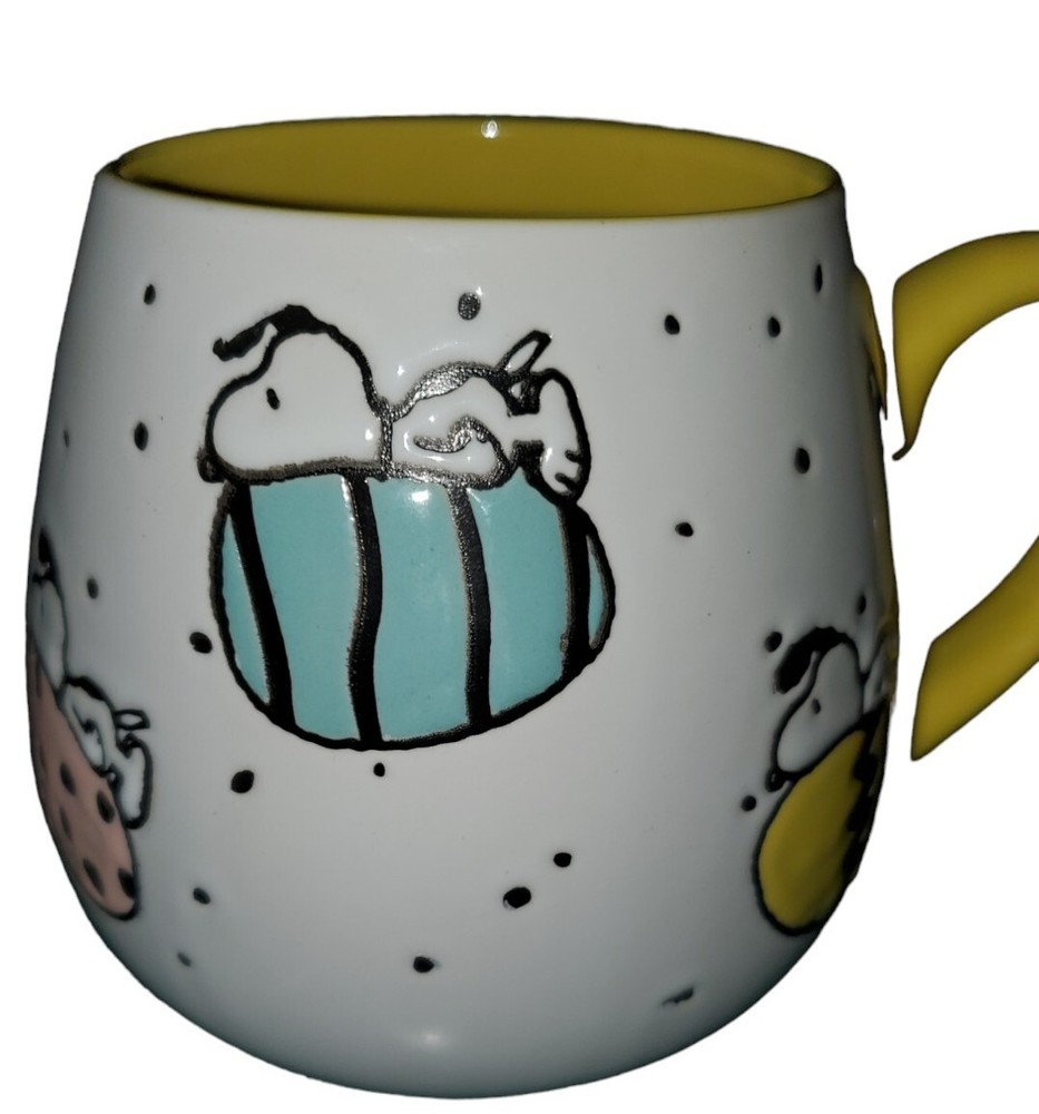 Snoopy Peanuts Large Easter Egg Coffee Mug with Yellow Inside