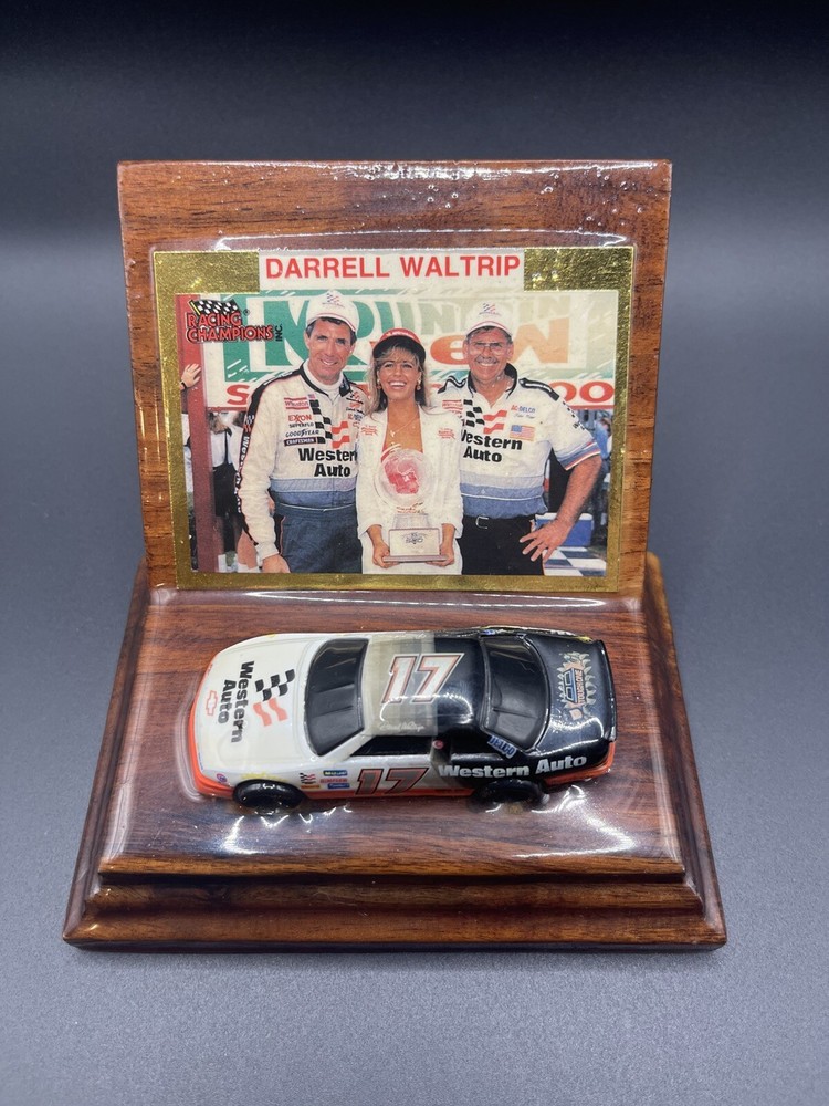 Darrell Waltrip 1992 NASCAR Western Auto #17 Wood Display Racing Champions