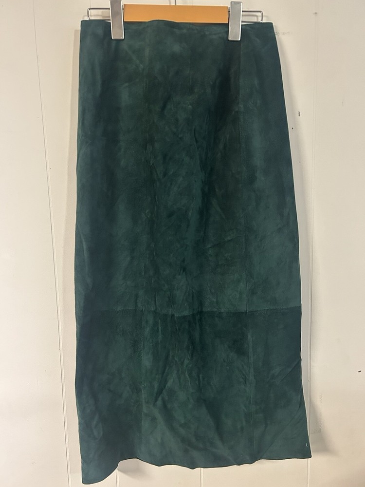 Fairweather Size 8 Green Suede-Feel Genuine Leather Skirt with Button Back