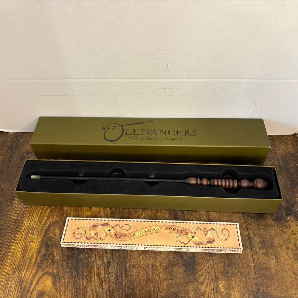 Harry Potter Ollivanders Vine 10 Wand with Map & Box from Universal Studios Hollywood  