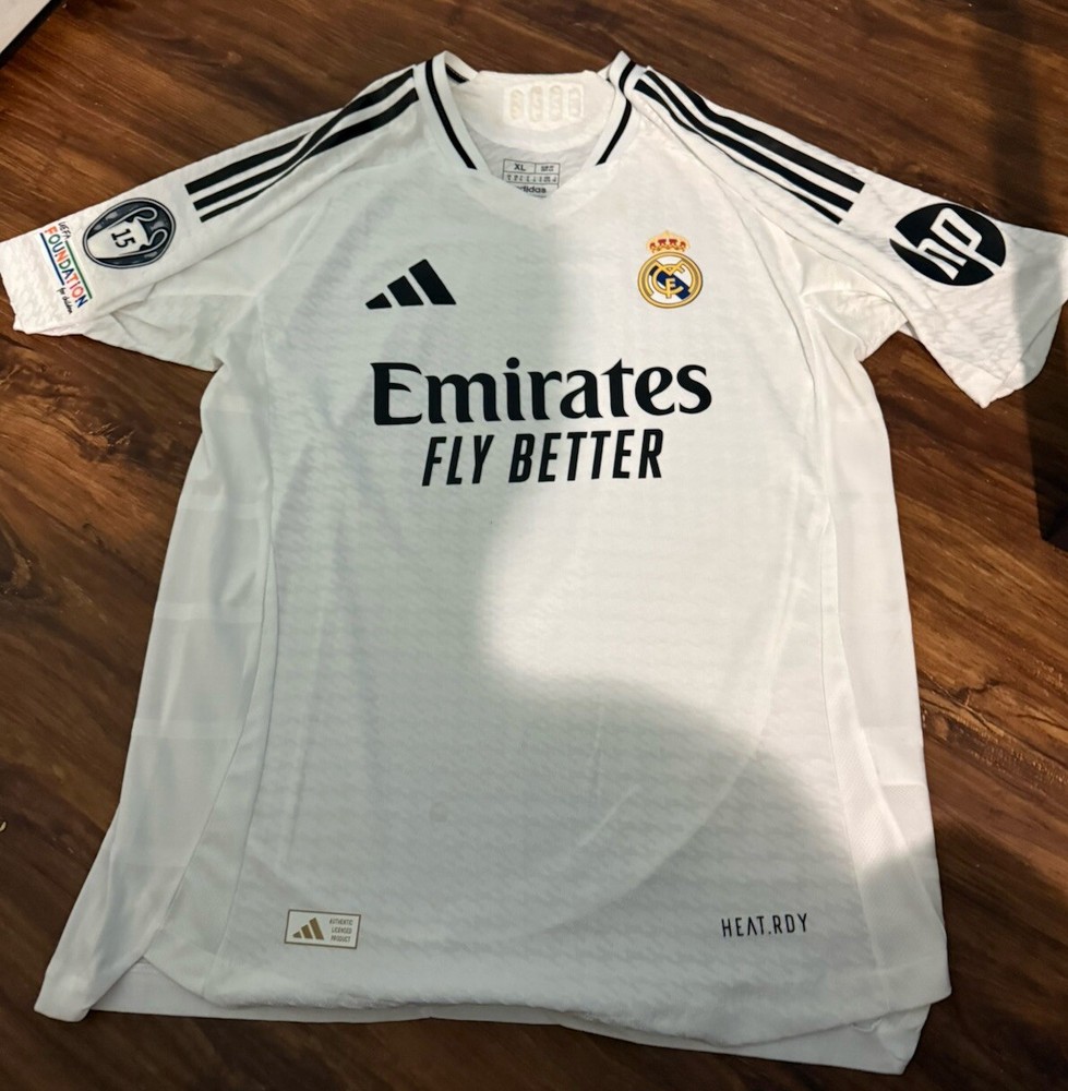 Real Madrid 24/25 Soccer Jersey, #9, Mbappé, Size XL￼