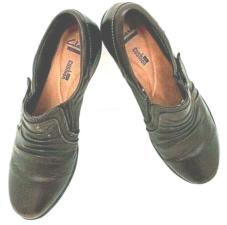 Clarks Womens Brown Leather Buckle Moccasin Size 8.5M Comfort Shoes