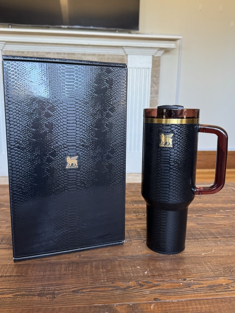 Stanley Quencher Luxe H2.0 Flowstate 40 oz – Black Snakeskin NIB Authentic!