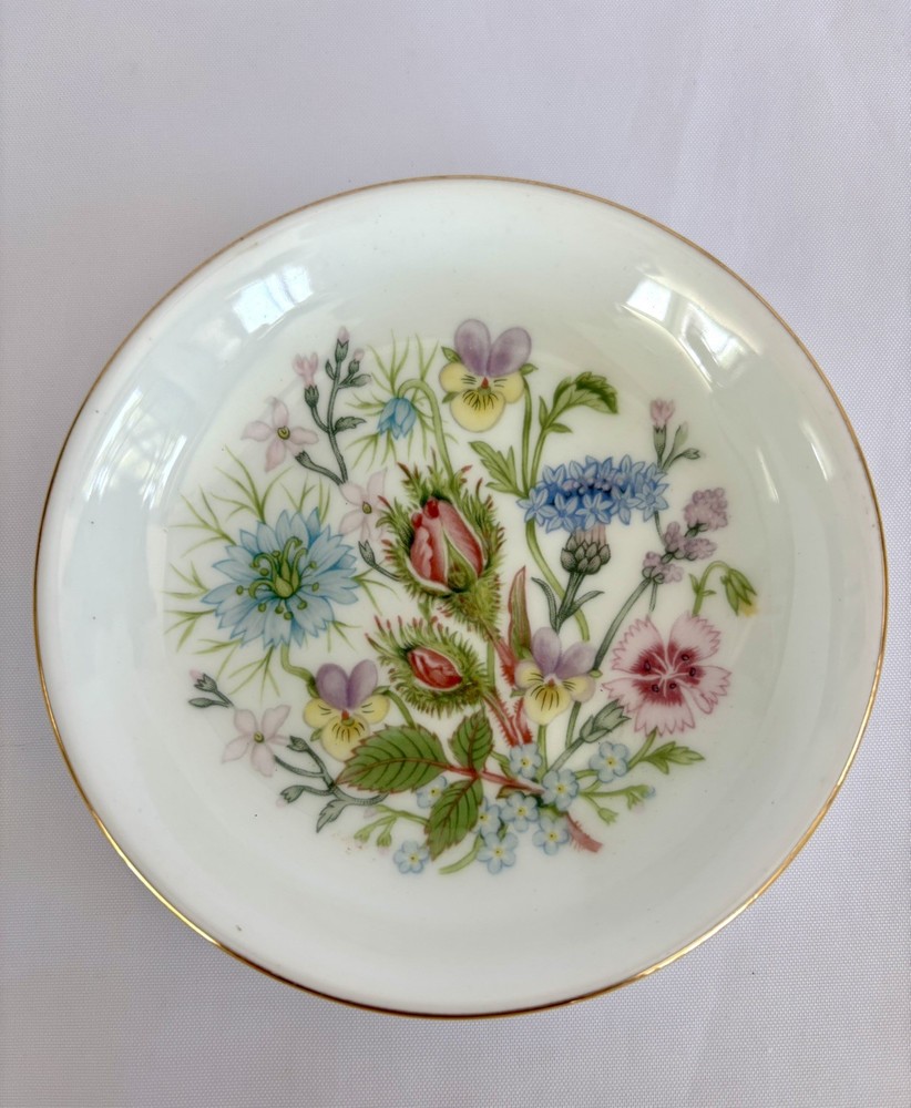 Vintage Aynsley Wild Tudor Butter Pat Trinket Dish Made In England 4 1/4” EUC