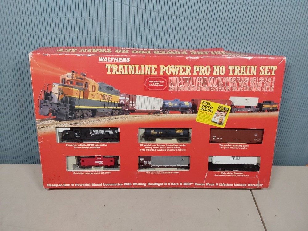Walthers Trainline Power Pro HO Train Set