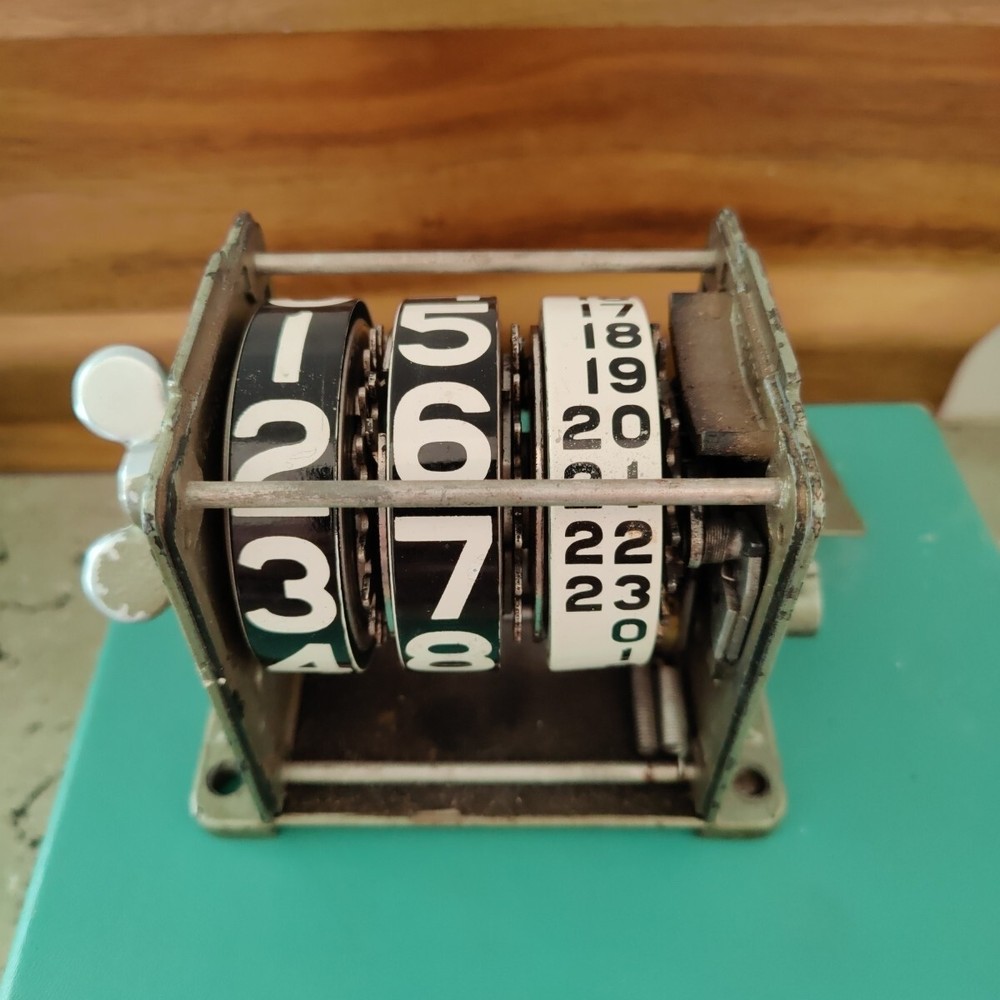 Vtg Veeder Root Incorp. Hartford Conn. Mechanical Industrial Counter