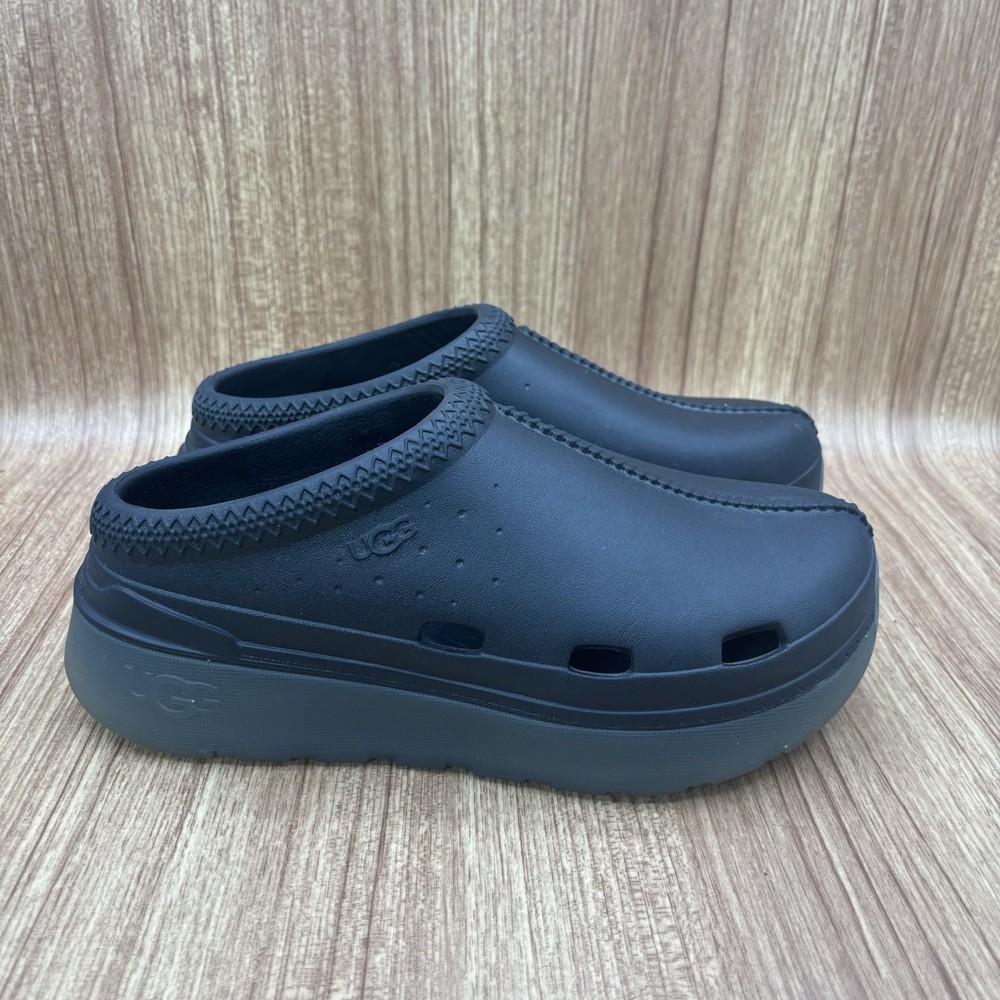 UGG Big Kids Tasman Sport Slip On Clogs, Black - Size 4 (Unisex)