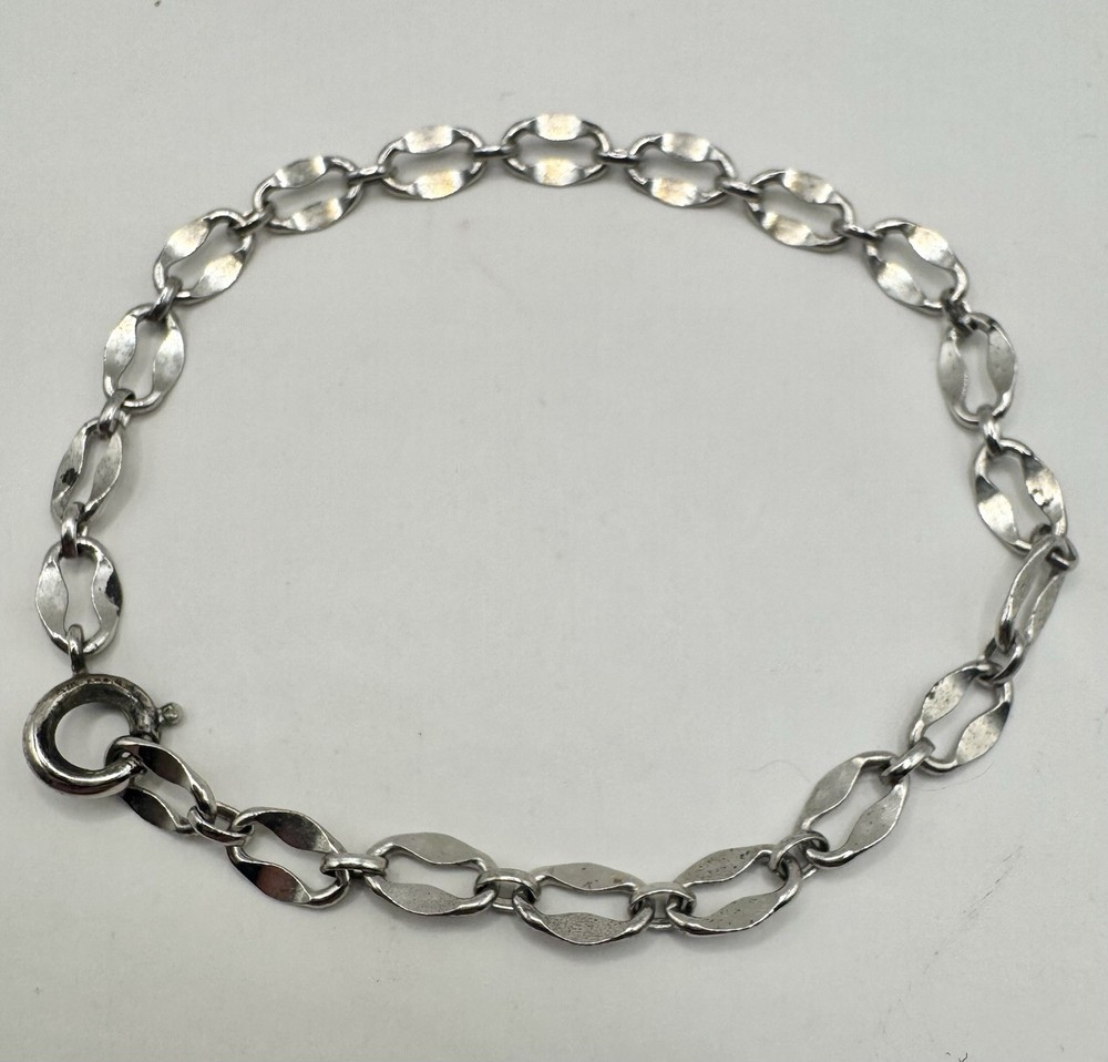 Sterling Silver 925 Oval Hoop Link Bracelet. 2.73 Grams