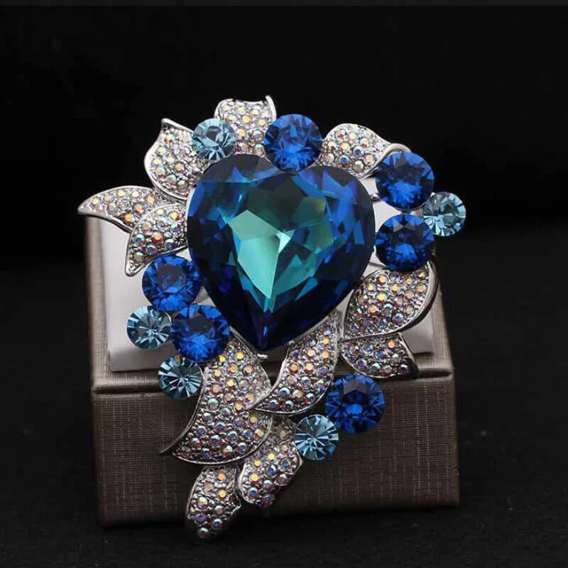 Retro Crystal Brooch High-end Corsage Female Heart  Ocean Accessories Suit Pin