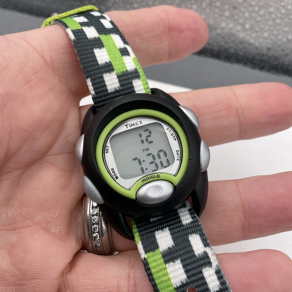 TIMEX TIME MACHINES CHILDRENS DIGITAL WATCH INDIGLO NEW NO BOX TW7C12900