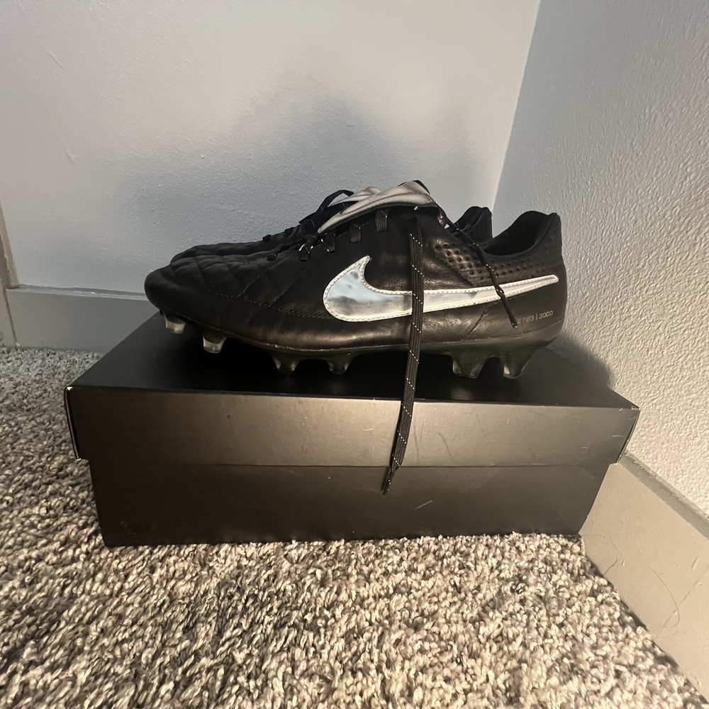 Nike Tiempo Legend V Prem FG Totti Limited 717137 001 US Size 10.5 Soccer Cleats