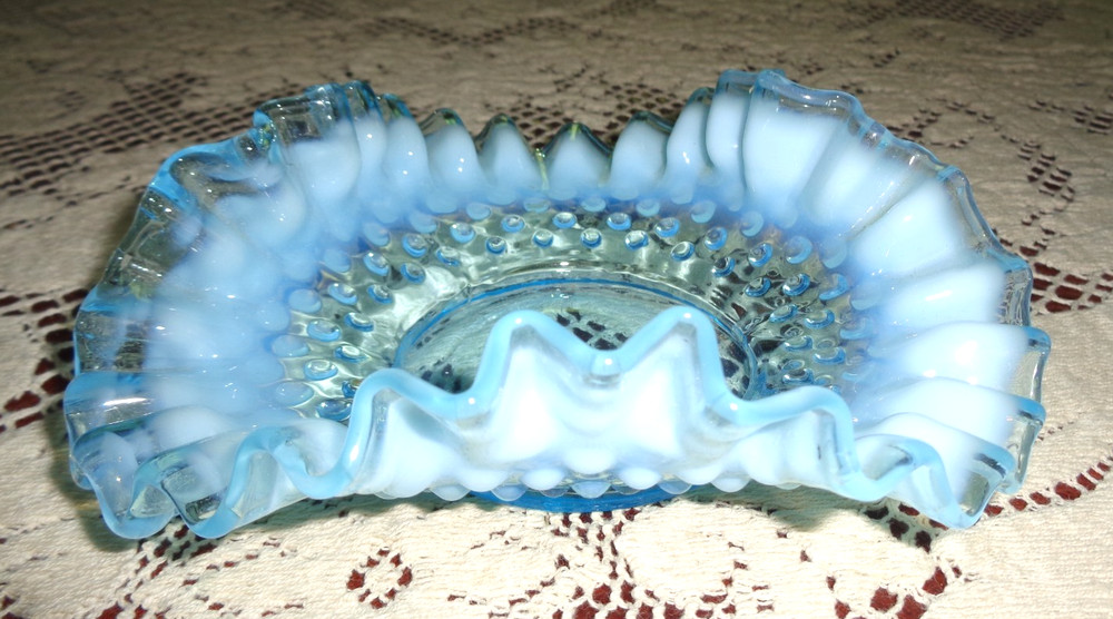 Lovely Vintage Fenton Art Glass Blue Opalescent Hobnail Ruffle Rim Candy Dish