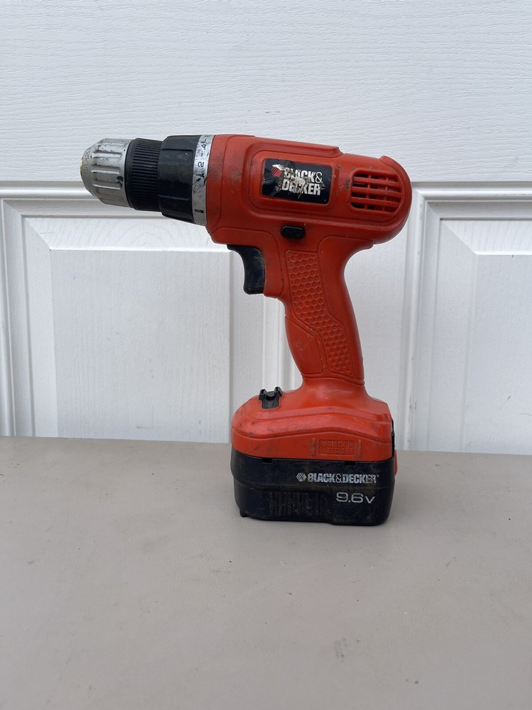Black And Decker 9.6v Cordless Drill GC9600 With 1 Battery  (NO Charger)