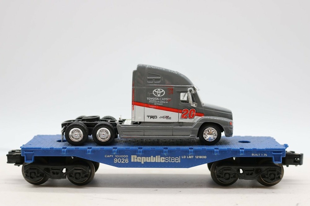 Lionel 1:48 Republic Steel Flatcar with Toyota Racing Camry #20 Semi-Truck