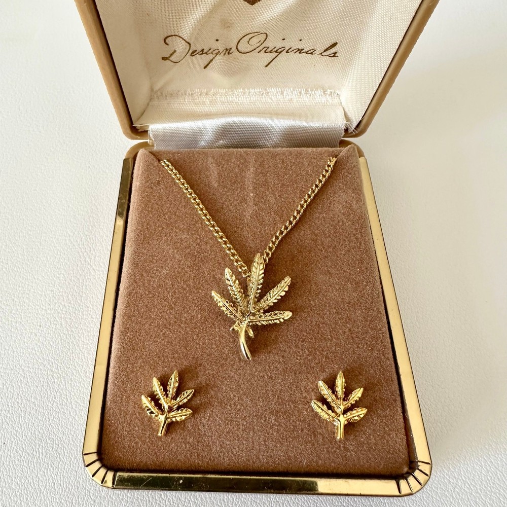 Vintage Gold Marijuana Leaf Jewelry Set
