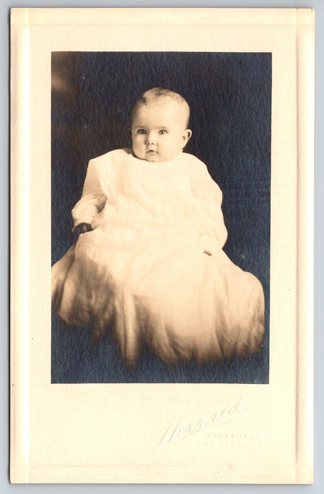 RPPC VINTAGE OLD REAL PHOTO POSTCARD BEAUTIFUL INFANT BABY GIRL WHITE DRESS