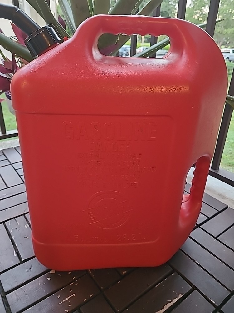 Blitz 6 Gallon 16 Ounce Self Vented Poly/Plastic USA Gas Can, Spout, Cover 50841
