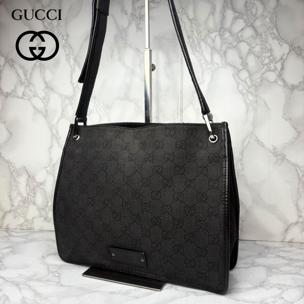 Gucci GG Canvas Crossbody Shoulder Bag Unused Like New SA Condition