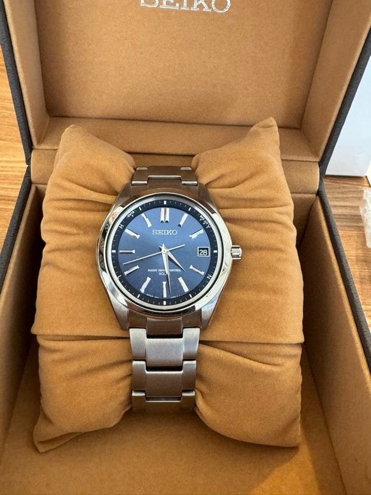 Seiko Brightz SAGZ081 Quartz Solar Blue Dial Men's Watch, Near Mint