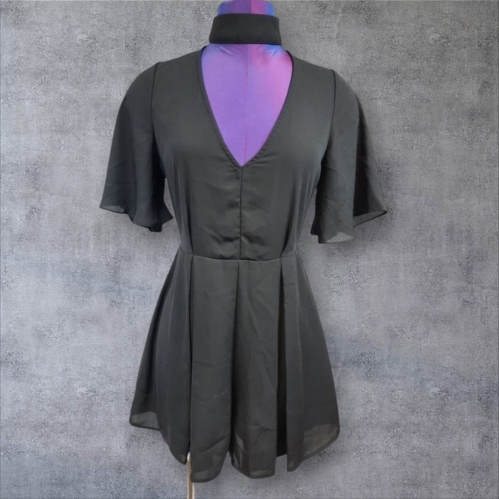 Cotton Candy LA Black Butterfly Sleeve V Plunge Choker Romper Size Small F7