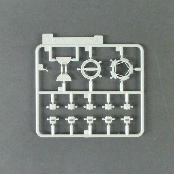 1/35 Scale Cyber Hobby Pz.Kpfw.III Ausf.N Parts Tree F Kit 6431