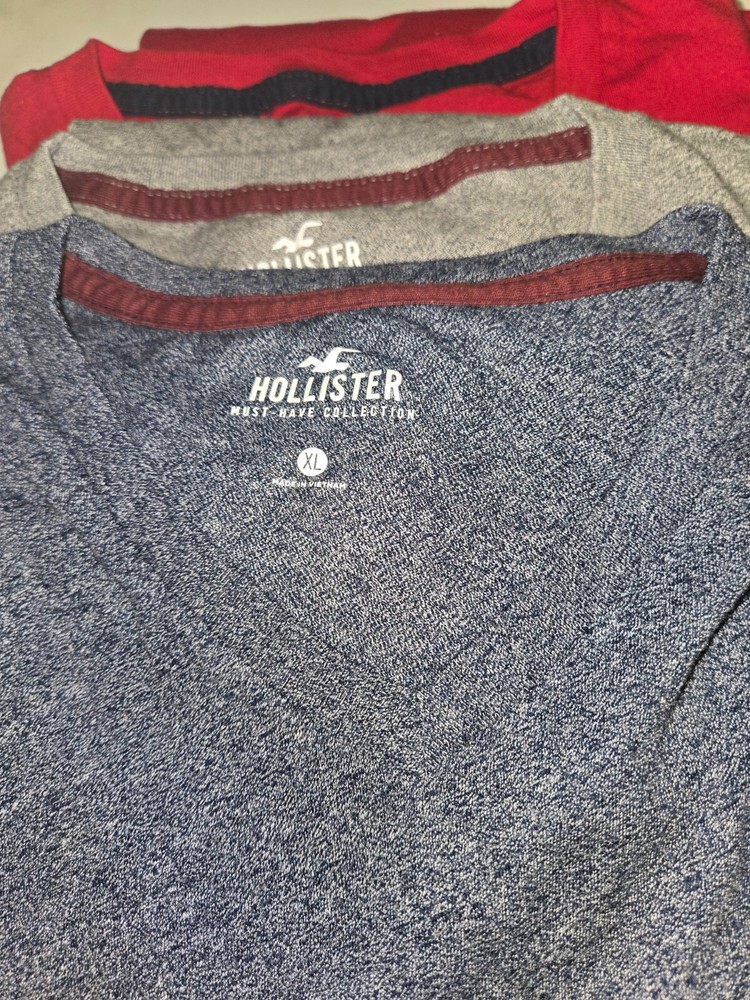 Lot of 3 Hollister v-neck short sleeve cotton tshirts - XL - Red, Tan, Blue/gray