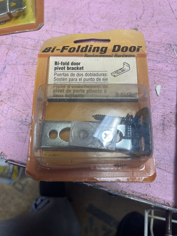 Bifold Top Door Bracket N 6606 bin 13