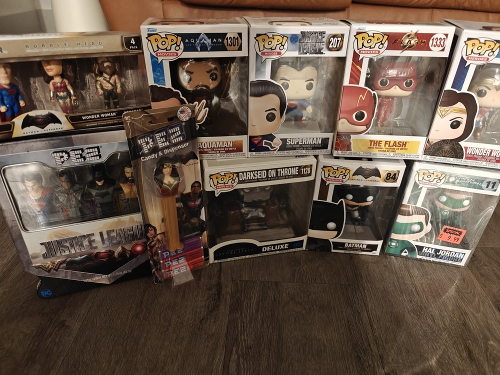 Funko Pop Lot Justice League, Pez, Bobblehead 11 172 207 1301 1333 84 1128