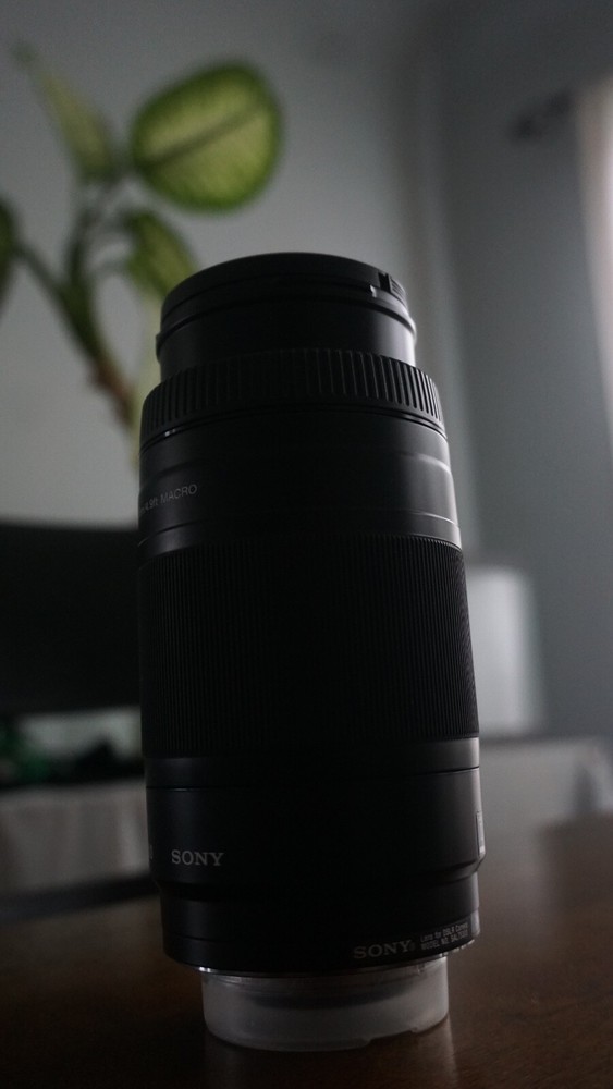 Sony Alpha A-Mount 75-300mm f/4.5-5.6 Telephoto Zoom Lens for DSLR