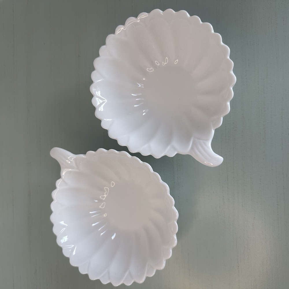 White Ceramic Daisy Bowls – Set of 2 Floral Design Dishes  