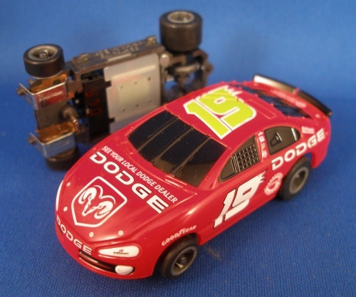 2003 LIFE-LIKE Dodge #19 Mayfield FAST T Slot Car 9487