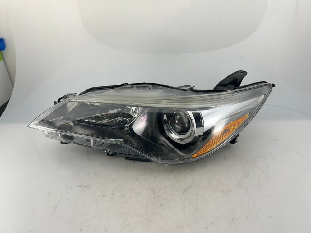 2015-2017 Toyota Camry Driver Side Halogen Headlight - OEM