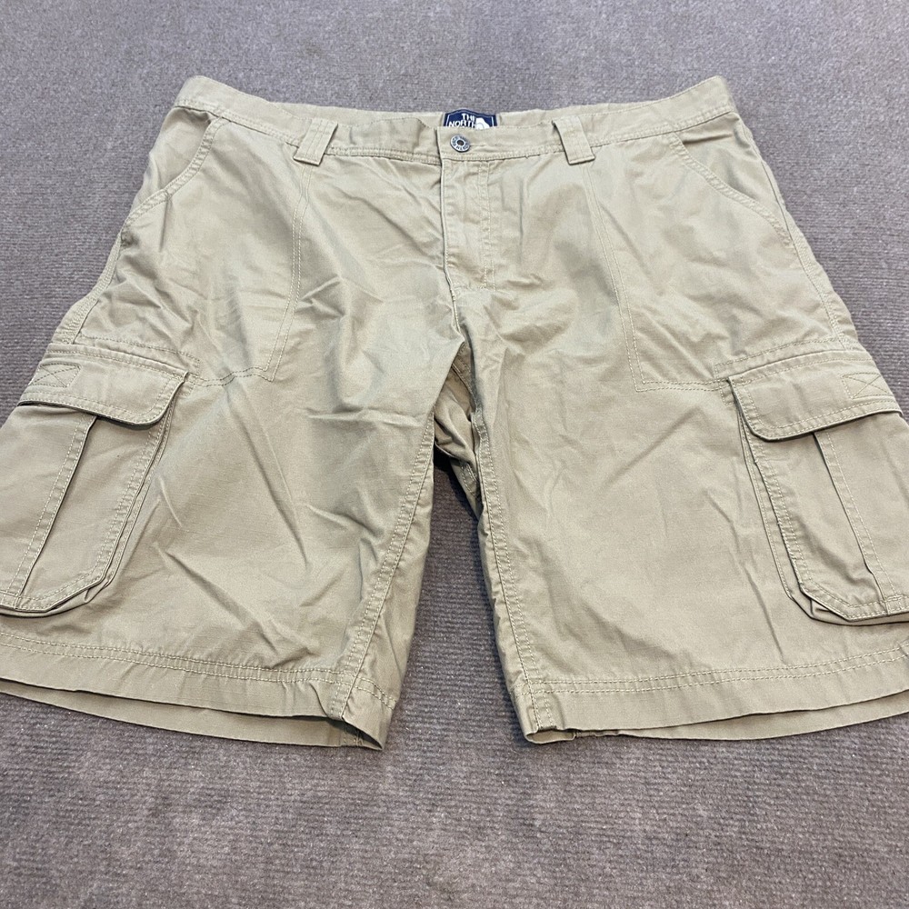 North Face Mens 40 Tan Cargo Shorts for Hiking Fishing and Camping