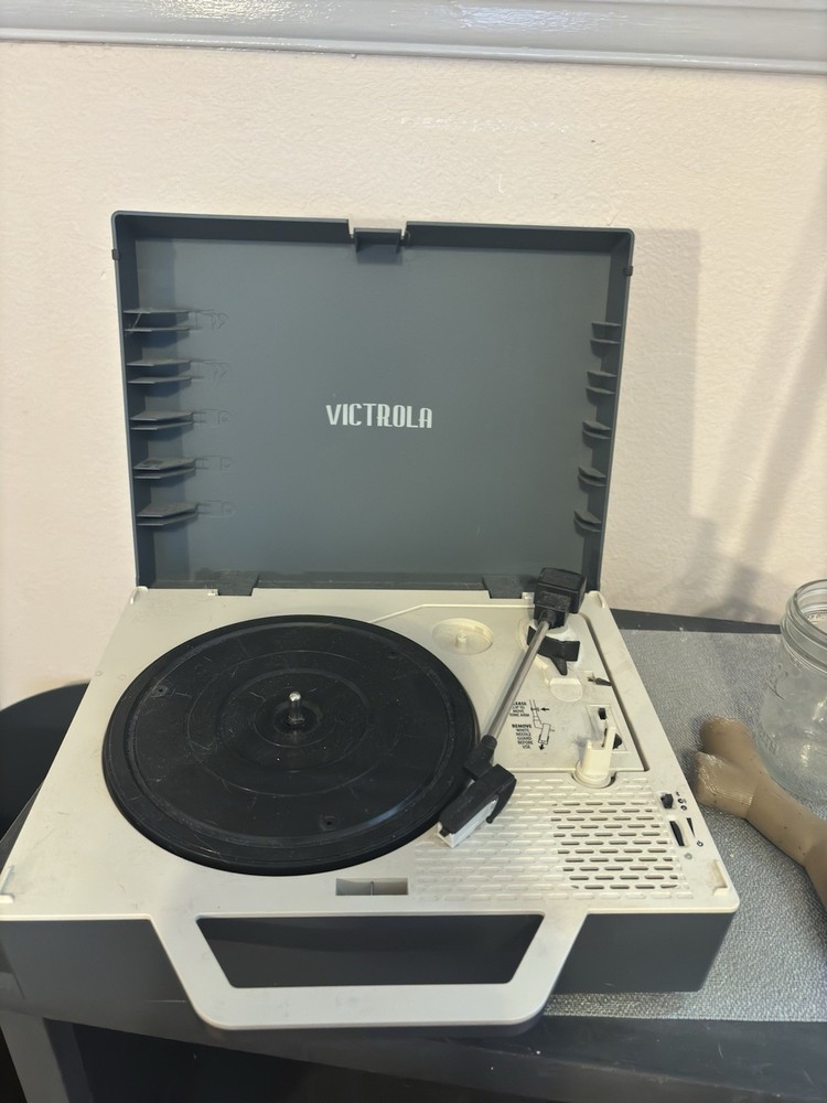 Victrola VSC-725SB Re-Spin Portable Suitcase Record Player - Good Condition
