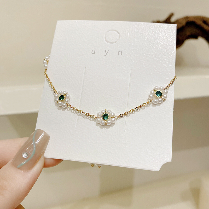 Flower Bracelet for Women, Titanium Steel Pearl Daisy Bracelet Dainty Gold Adjus