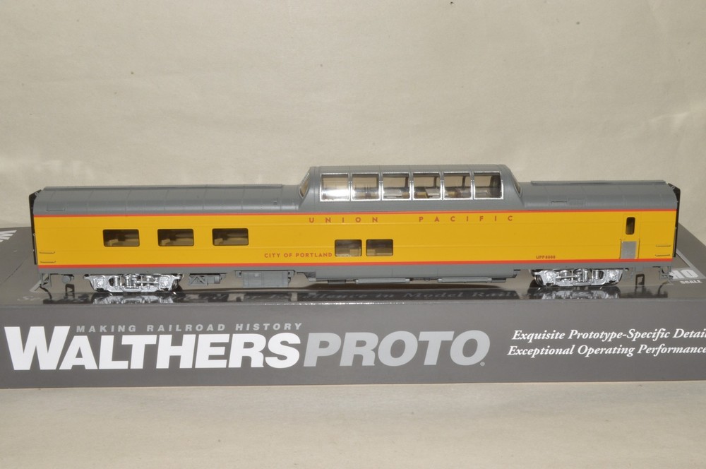 HO scale Walthers Proto Union Pacific RR Heritage Fleet 85' dome diner PORTLAND