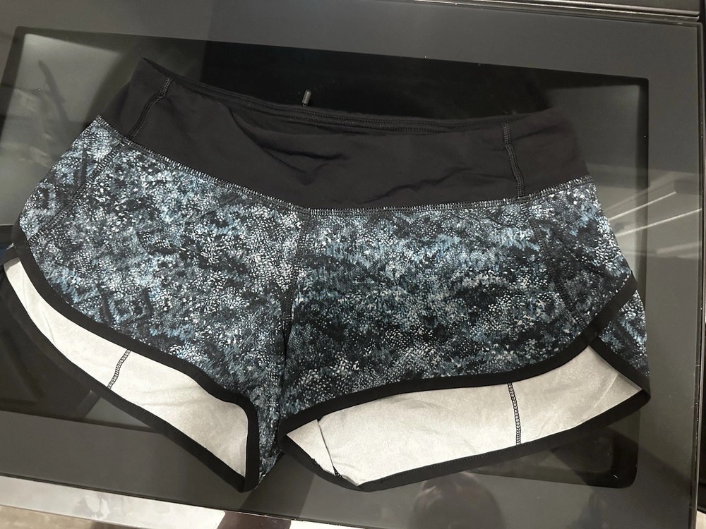 Lululemon Womens Speed Shorts 2.5 Inch Inseam Blue Black Size 6 Running Athletic Shorts