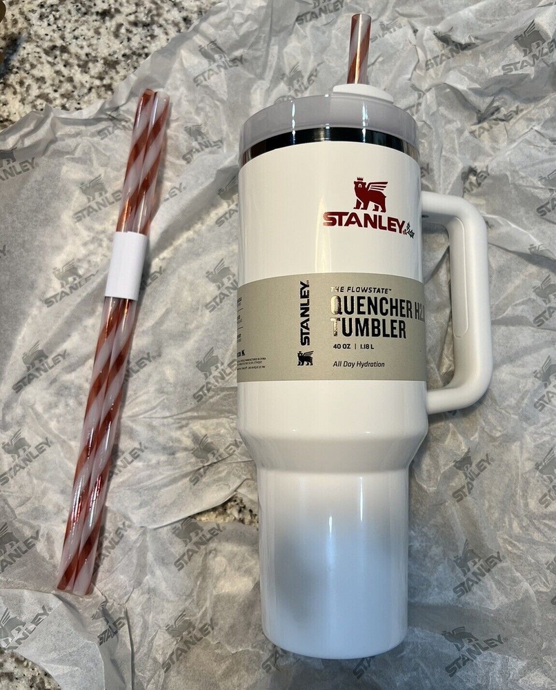 Stanley Mistletoe Twist Quencher Flowstate Tumbler LIMITED EDITION Cyber Monday-image