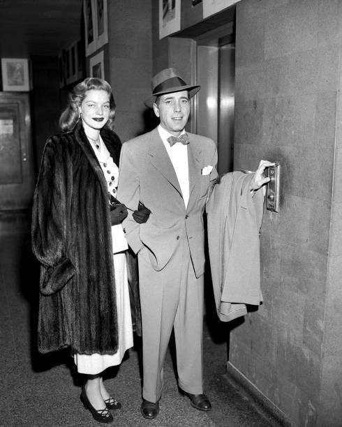 Humphrey Bogart and Lauren Bacall on the 4th floor of The Daily Ne .. Old Photo