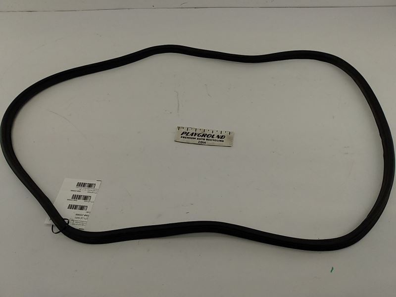 LEXUS IS300 SEDAN Rear Boot Trunk Lid Molding Weather Seal 01 02 03 04 05