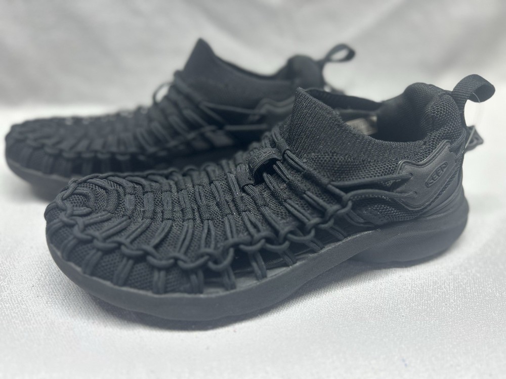 Keen Men's 7.5 Black Uneek SNK Black Slip-On Sneakers 1022370 NEW