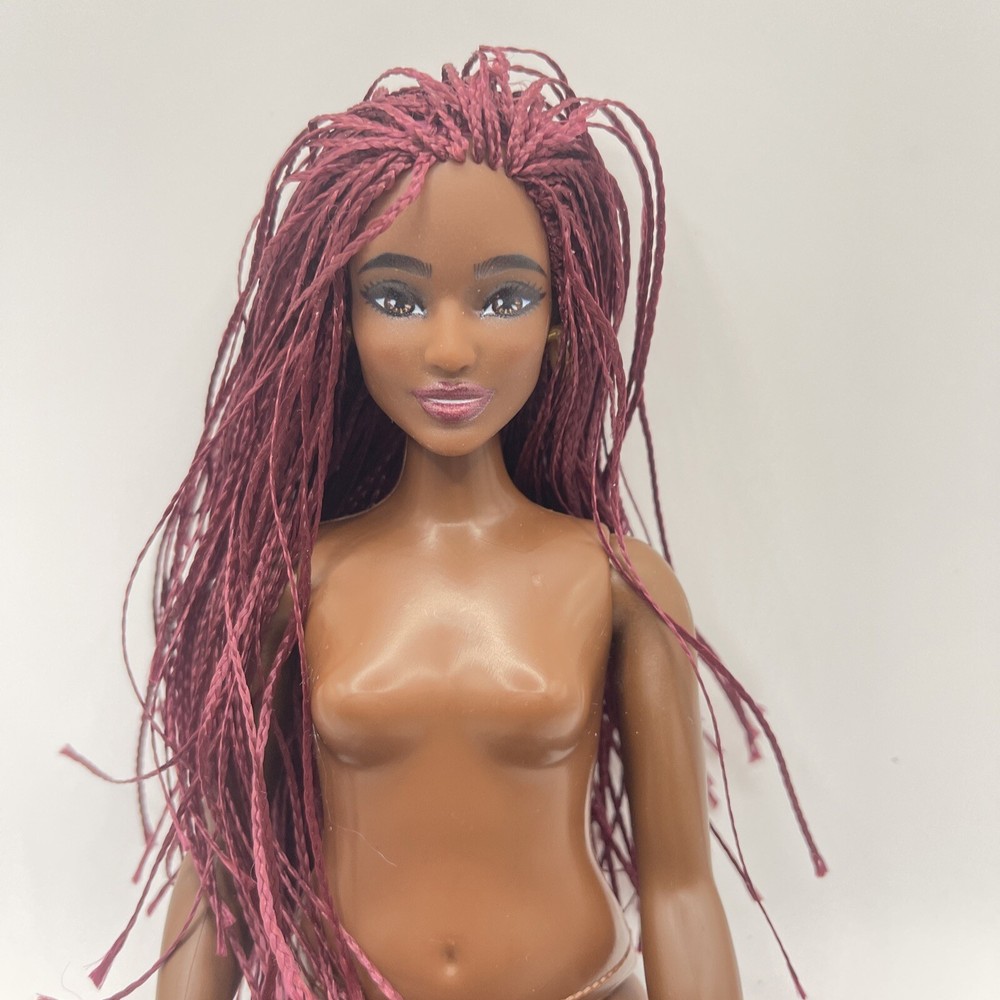 Barbie Fashionista Doll 186 with Stylish Outfits & Accessories