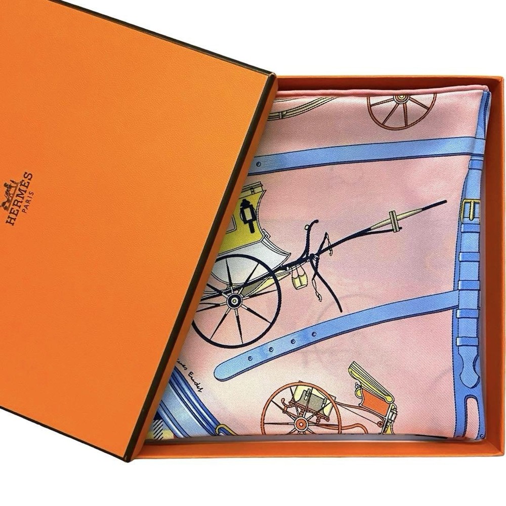 Brand new Hermes Carre 70 Evolution of the silk scarf with tags