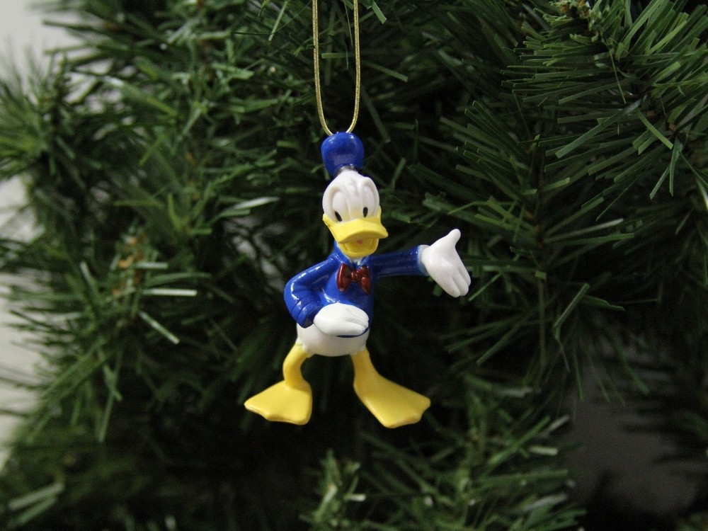 Disney Donald Duck Festive Christmas Tree Ornament  