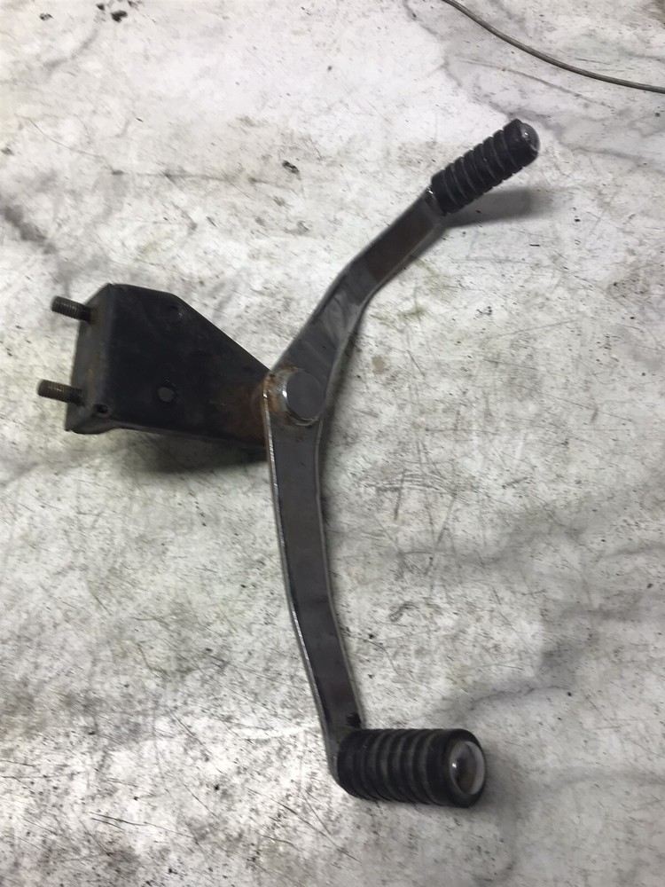 99 Yamaha XV 1600 XV1600 Road Star foot shifter pedal lever and mount bracket