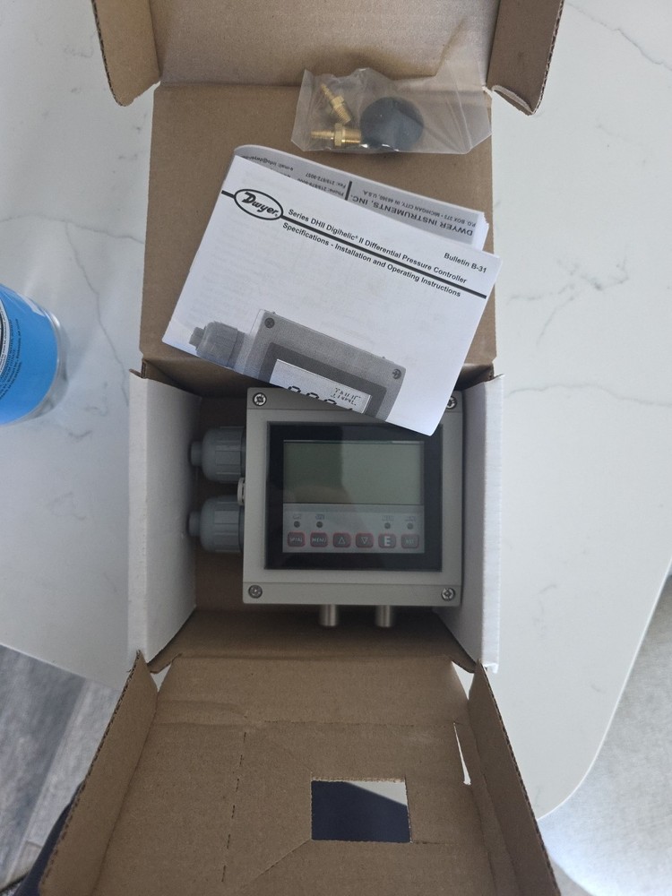 Series DhII Digihelic II Differential Pressure Controller . MDL- DHII-006