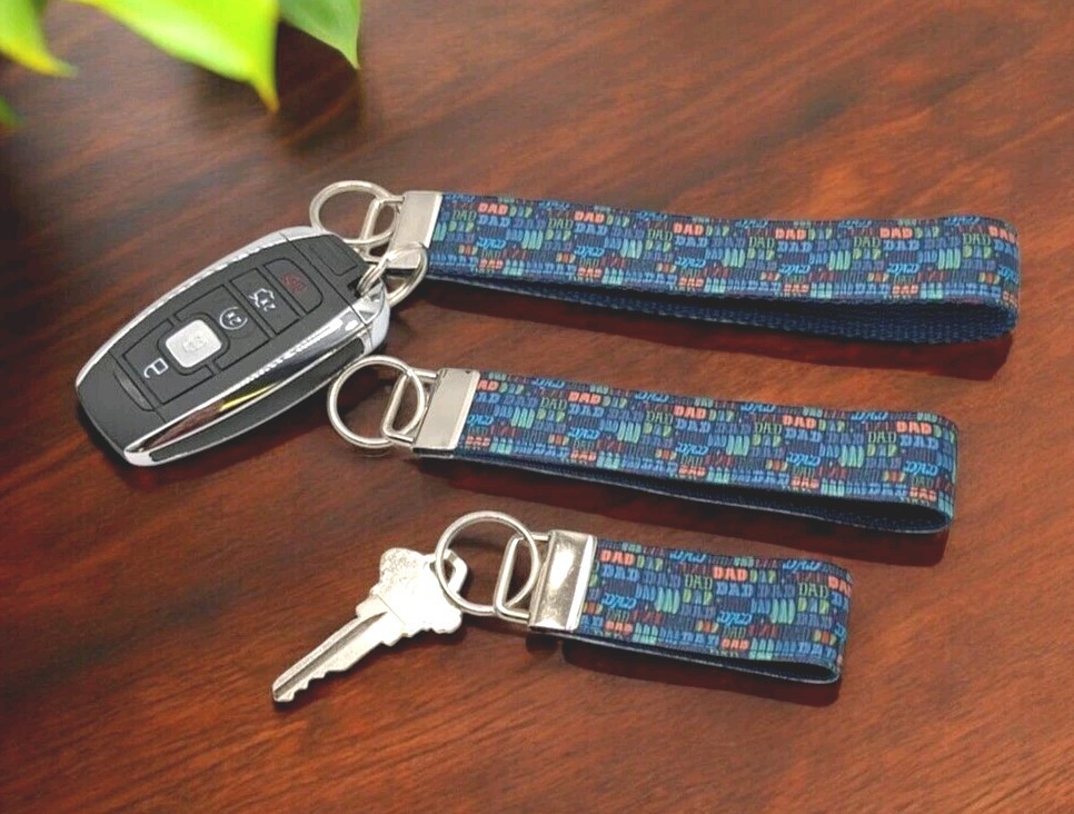 Fathers Day Gift Keychain for Dad - Engraved Key Ring Fob Present-image