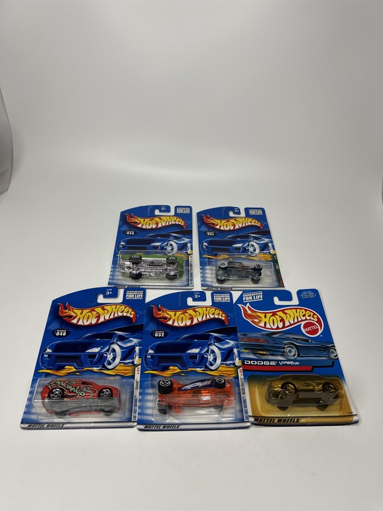 Lot of 5 Hot Wheels Mattel Wheels 1999-2000 Die Cast Metal Collectible Race Cars